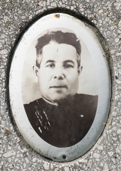 Файл:Grave-of-keselman-alexandr-isaakovich-jewish-cemetery-chisinau-republic-of-moldova-2021-08-20-2.jpg
