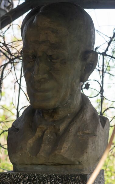 Файл:Grave-of-royf-abram-khaimovich-jewish-cemetery-balti-republic-of-moldova-2025-04-19-2.jpg