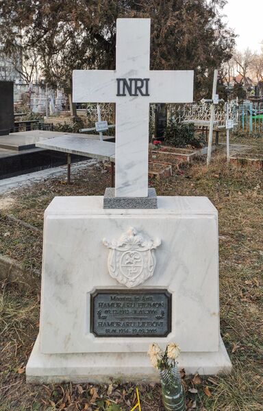 Файл:Grave-of-hamuraru-family-armenian-cemetery-chisinau-republic-of-moldova-2021-12-23-8.jpg