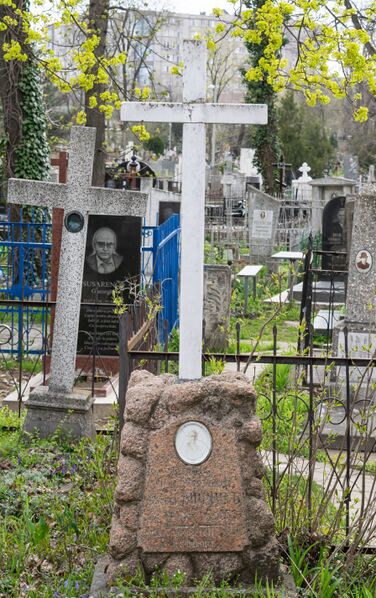 Файл:Grave-of-von-heiking-yulia-petrovna-armenian-cemetery-chisinau-moldova-2021-04-17-2.JPG
