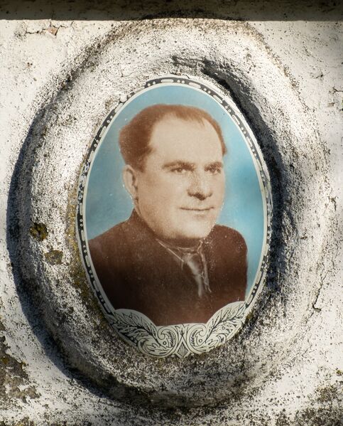 Файл:Grave-of-koyfman-zolman-yankelevich-jewish-cemetery-balti-republic-of-moldova-2025-04-14-1.jpg