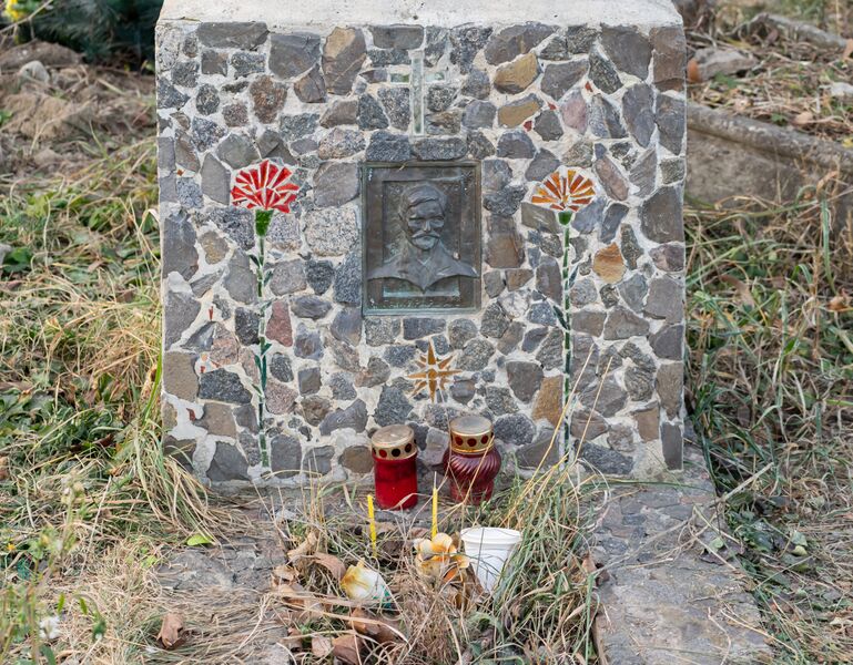 Файл:Grave-of-hamuraru-alexey-s-armenian-cemetery-chisinau-republic-of-moldova-2021-12-23-2.jpg