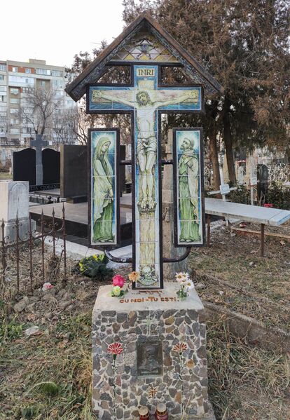 Файл:Grave-of-hamuraru-alexey-s-armenian-cemetery-chisinau-republic-of-moldova-2021-12-23-1.jpg