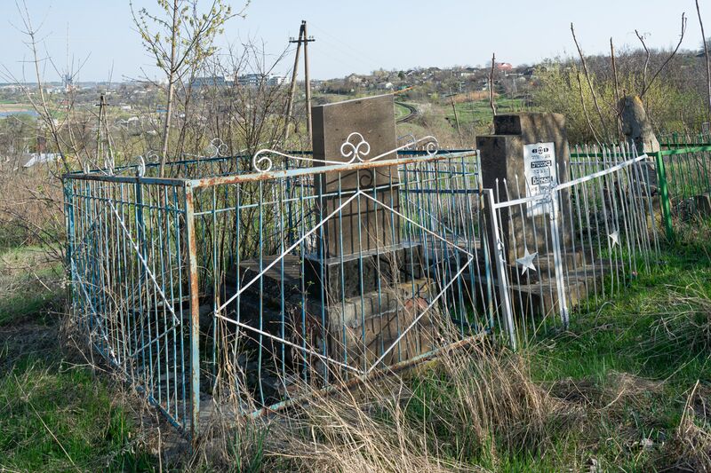 Файл:Balti-cimitirul-evreiesc-2018-04-12-199.jpg