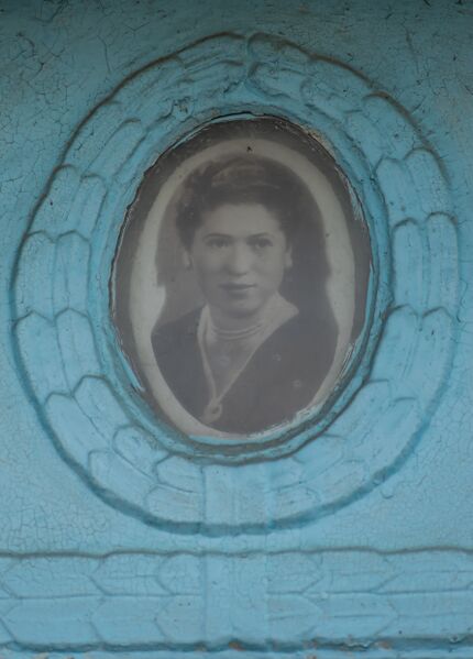 Файл:Grave-of-lantsman-manya-iosifovna-jewish-cemetery-balti-republic-of-moldova-2021-11-21-7.jpg