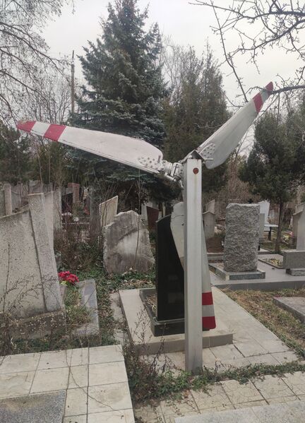 Файл:Grave-of-frunze-alexandr-georgievich-st-lazar-cemetery-chisinau-republic-of-moldova-2025-03-15-12.jpg