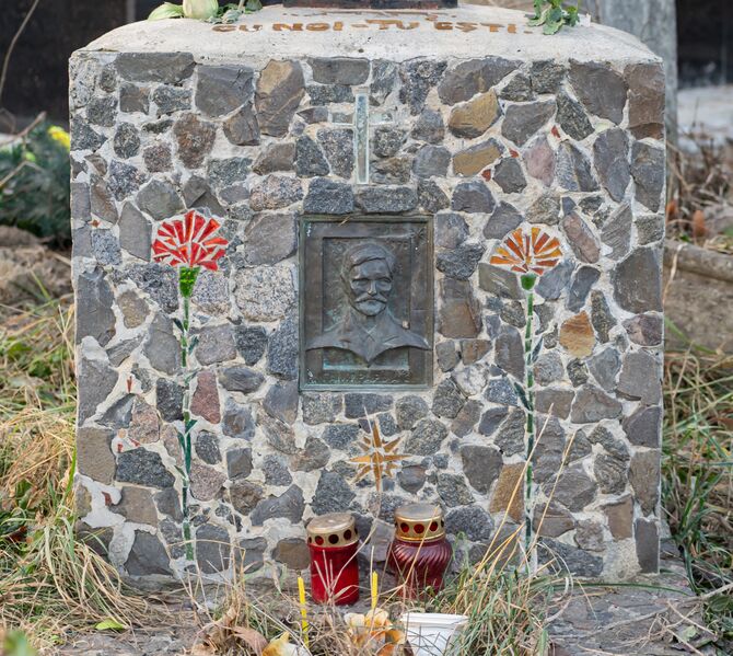 Файл:Grave-of-hamuraru-alexey-s-armenian-cemetery-chisinau-republic-of-moldova-2021-12-23-28.jpg