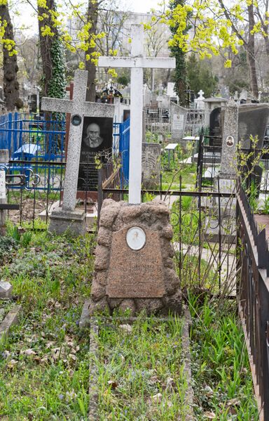 Файл:Grave-of-von-heiking-yulia-petrovna-armenian-cemetery-chisinau-moldova-2021-04-17-1.JPG