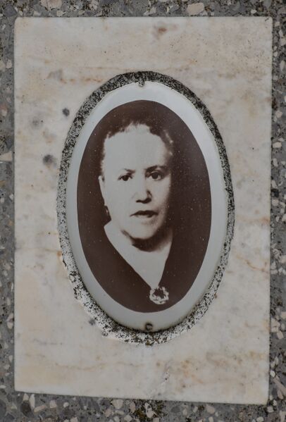 Файл:Grave-of-yarusskaya-riva-leybovna-st-lazar-cemetery-chisinau-republic-of-moldova-2025-03-15-3.jpg