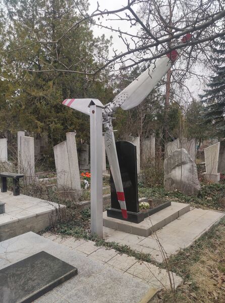 Файл:Grave-of-frunze-alexandr-georgievich-st-lazar-cemetery-chisinau-republic-of-moldova-2025-03-15-11.jpg