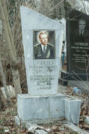 Grave-of-erayzer-gennady-pavlovich-st-lazar-cemetery-chisinau-republic-of-moldova-2025-03-06-1.jpg