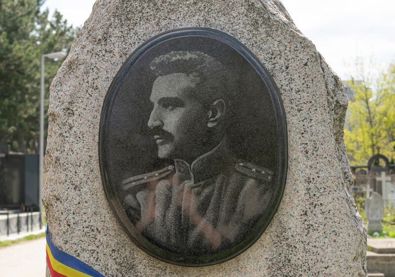 Файл:Grave-of-cijevschi-vasile-gheorghe-armenian-cemetery-chisinau-moldova-2021-04-17-4.jpg