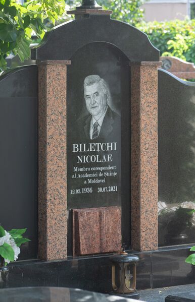 Файл:Grave-of-biletchi-nicolae-armenian-cemetery-chisinau-republic-of-moldova-2024-07-30-1.jpg